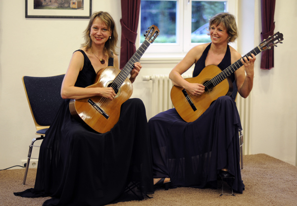 Weißgerber Gitarrenduo (Susanne Hilker und Katrin Simon)
Sommerserenaden